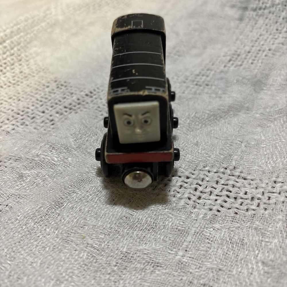 Diesel Wooden Engine Thomas & Friends Magnetic Connector